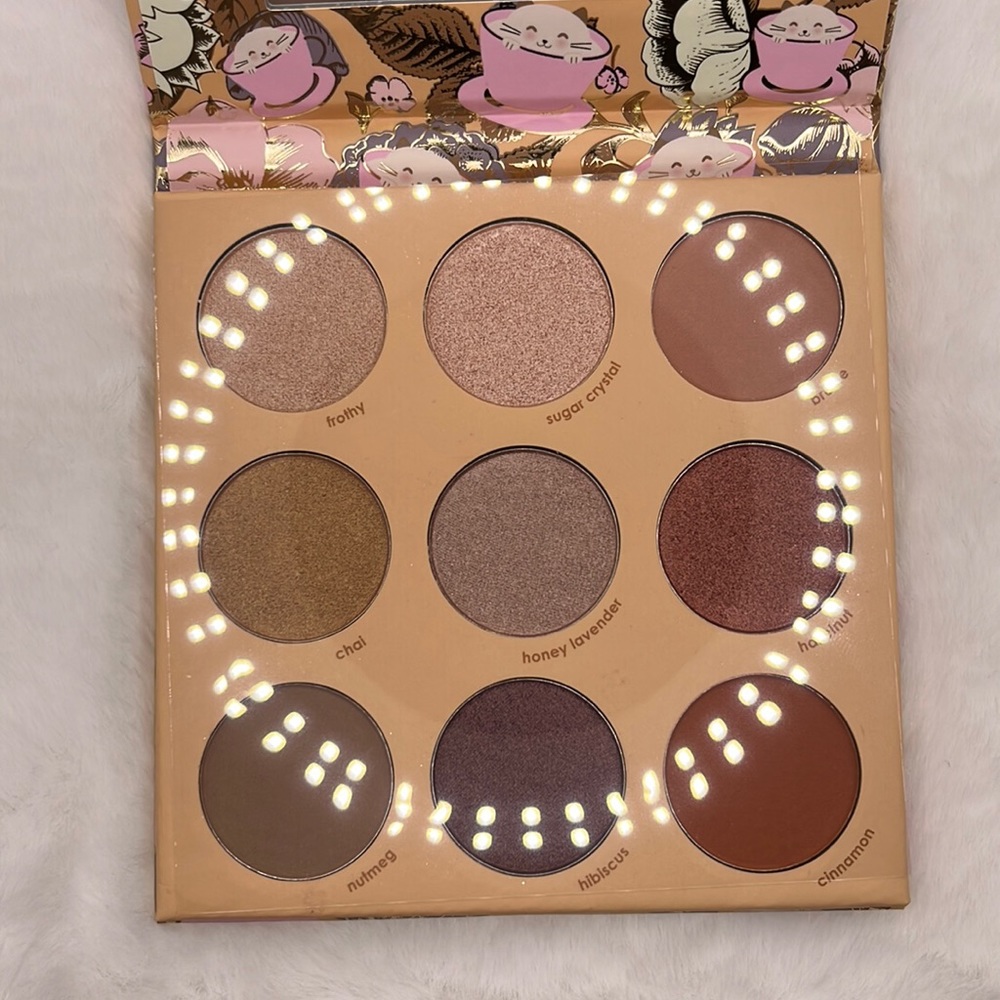 Winky Lux Latte Kitten Eyeshadow Palette
